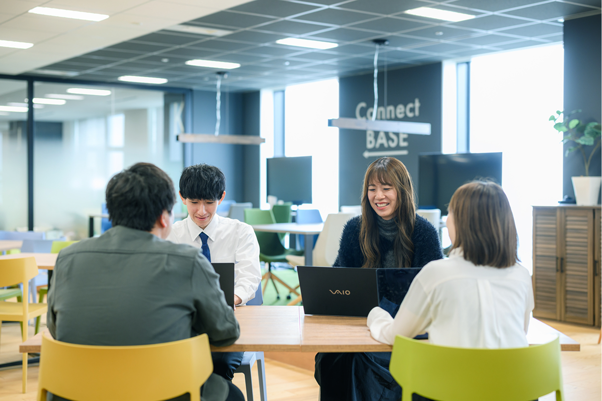 Connect BASE で打ち合わせをするメンバー